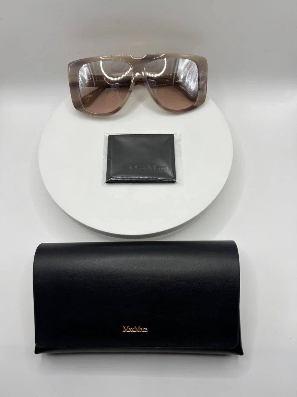 NWOT. Authentic MaxMara Translucent Beige Shield Sunglasses with Brown Lenses
